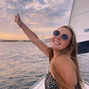 Meet your Posher, Maegan